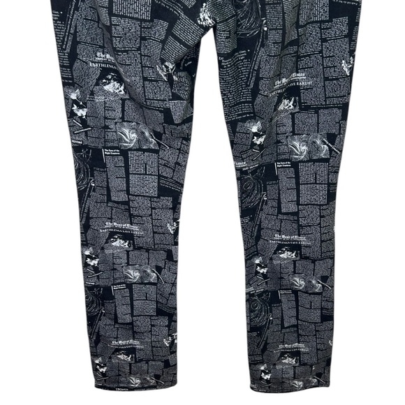 Reformation, High-Rise Bootcut Jean ‘Peyton' Zine Newspaper Print, Black Size 26 - Picture 8 of 17